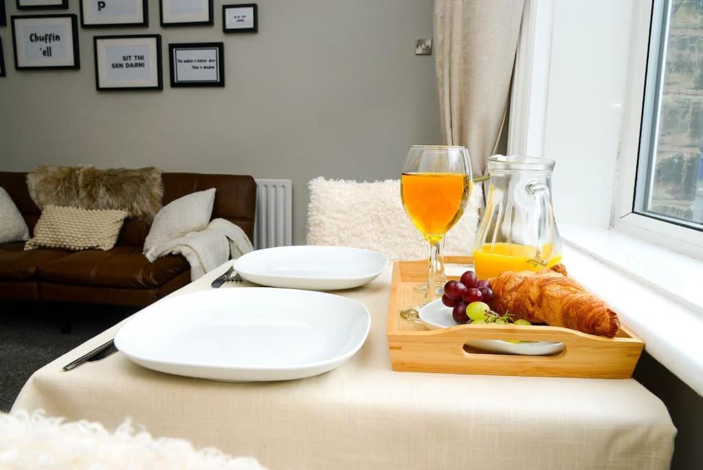 Delightful 2 Bed Town Centre House, Sleeps 4 Apartment Barnsley Exterior photo